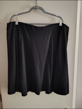 Torrid Black Circle Skater Skirt Size 3 (22-24)